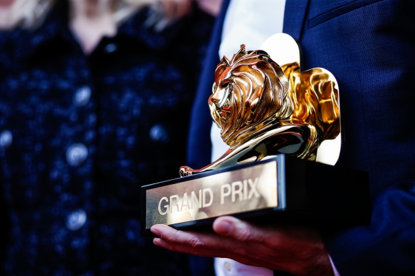 칸 라이언즈 그랑프리 트로피. ⓒCannes Lions