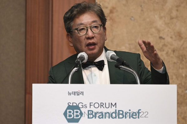 김상협 탄소중립녹색성장위원회 공동위원장이 21일 열린 SDGs포럼 X 칸 라이언즈 2022 에서 축사를 하고 있다. ⓒ강민석 기자