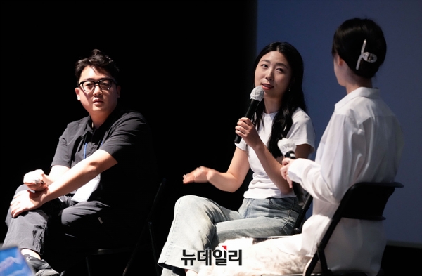 왼쪽부터 고태율, 임수진 제일기획 아트디렉터와 대담 진행을 맡은 송서율 대홍기획 아트디렉터. ⓒ서성진 기자