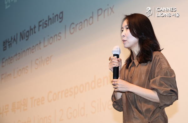 김주미 현대자동차 상무가 24일 서울 종로구 광화문 씨네큐브에서 개막한 2025 칸라이언즈서울에서 '진짜 크리에이티브는 어디서 나오는가'를 주제로 강연하고 있다. ⓒ서성진 기자