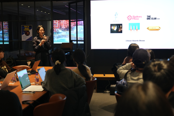 28일 '잘 만든 캠페인, 영어로 출품하기: How to Speak Cannes'이 강남구 소재 분데스 언주에서 열렸다. 강연 중인 이봄이 파울러스 카피라이터. ⓒ브랜드브리프