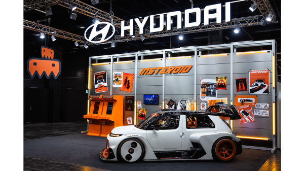 현대자동차가 '게임스컴 2025(gamescom 2025)'에 참가해 자체 개발한 레트로 아케이드 게임(Retro Arcade Game)을 글로벌 게이머들에게 선보였다. ⓒ현대차