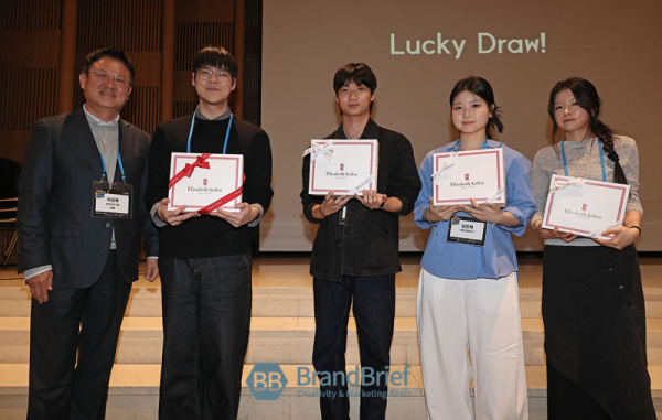 2026 영라이언즈페스타 럭키드로우 당첨자들. ⓒ정상윤 기자