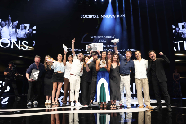 이노베이션 부문(Innovation Lions) 그랑프리를 수상한 TBWA＼캐나다. ⓒCANNES LIONS